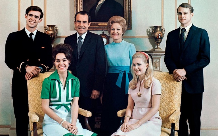  The First Family Online